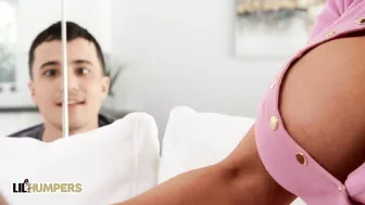 Моя няня увидела как я дрочу