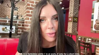 Гламурная официантка встретила бывшего