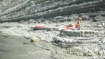 Sasha Bikeyeva получает русский оргазм на берегу черного моря