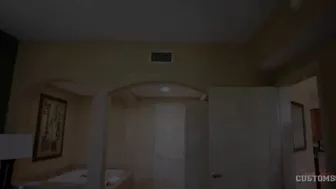 Мамка друга крепко спит, пока я её имею