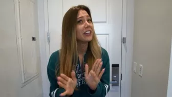 Напросилась пожить у сводного брата