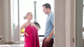 Случайно зашел в ванную и увидел голую тещу