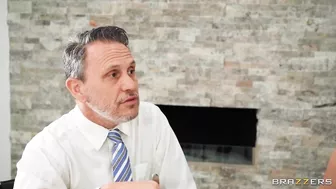 Друг отца увидел мои откровенные видео в интернете