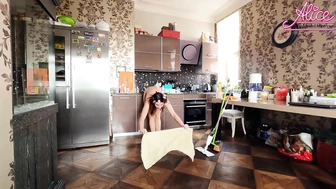 Танцую голая на своей любимой кухне