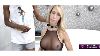 Негр приковал мамочку цепями и трахнул