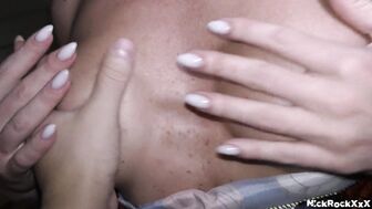 Русская возбужденная мамочка кого-то ждет