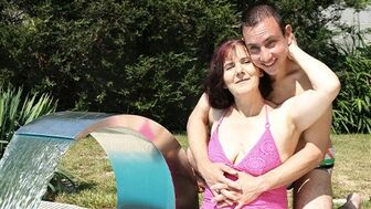 Я люблю бабушек своих друзей, но только если у них волосатые киски