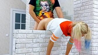 Русская Харли Квинн поимела курьера