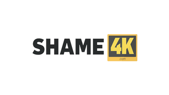 Парень помог пьяной милфе