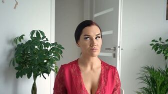 Я ваша секретарша, вы в праве делать со мной все, что захотите