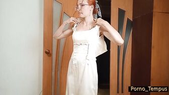 Обвинил репетиторшу сына в краже и заставил раздеться до гола