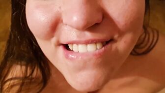 Жена хочет сделать минетик уставшему мужу