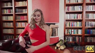 Молодая мамочка всегда найдет способ отсрочить свой долг