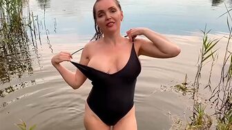 Мачеха пообещала пасынку показать свои дойки, если он отвезёт её искупаться