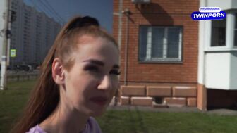 Помог иностранной мамке, и ее это возбудило