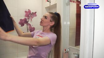 Помог иностранной мамке, и ее это возбудило