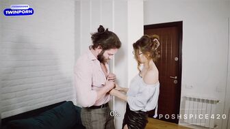 Опять он всё напутал и поселил себя в один номер со своей начальницей