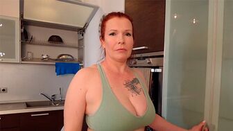 Пасынок, ты дурачок? Ты зачем виагру сожрал?