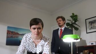 У неё грубый босс, но её это только возбуждает