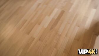 Я подглядывал, как трахают мою жену, но любовник меня заметил