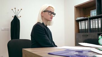 Давайте вы мне дадите кредит, а я вам дам в попку