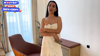 Мачеха якобы случайно отправила мне фотографию своих красивых сисек