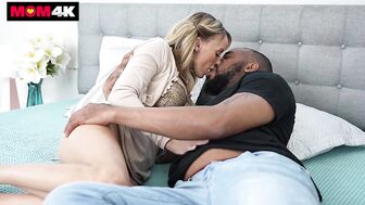 Милфа мечтала о толстом черном члене в свою киску