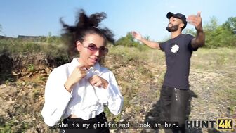 Я знаю, что с вами ваш парень, но вы бы согласились показать свои сиськи?