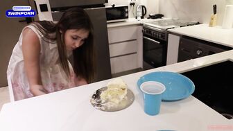 Проснулся посреди ночи и понял, что мамка моего друга тоже не спит