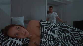 Я лежала боком, когда пасынок пришел в спальню и засадил мне