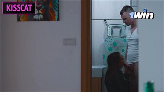 Это чья комната? Блин, а что за мужик рядом со мной??!