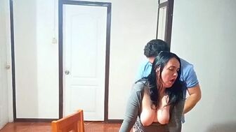 Толстая бразильянка внезапно изменила мужу на кухонном столе