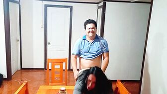 Толстая бразильянка внезапно изменила мужу на кухонном столе