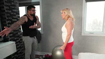 Старая Бьянка еще в отличной форме и даст много секса молодому тренеру