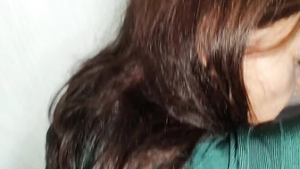 Мачеха, я дрочил на твои стоны за стенкой в три часа ночи, давай я тебя сейчас возьму прямо с порога