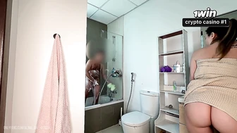 Приду голая в душ к пасынку, и покажу ему свою жопу