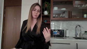 Мачеха Алина Рай поругалась с мужем, а я предложил ей завести любовника