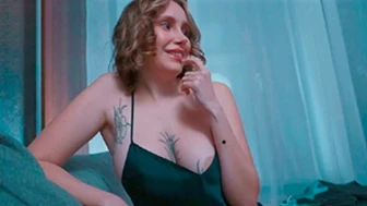 Милый, у нас в номере одна кровать, а мой любовник не приедет