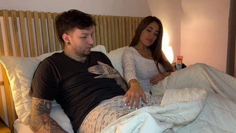 Со взрослым пасынком делить номер в отпуске грозит классным минетом