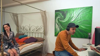 Если ты не будешь трахать меня, я соблазню твоего отца!