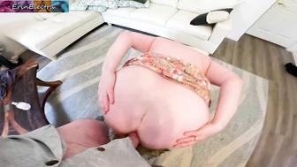 Соседская зрелка проиграла пари и пришла голая ко мне трахаться